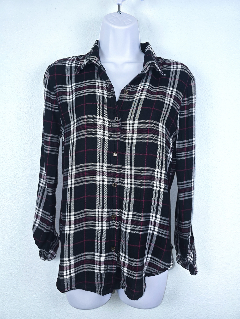 No Boundaries B&W + Pink Plaid Button Front 3/4 Sleeve Rayon Shirt - Small (3-5)